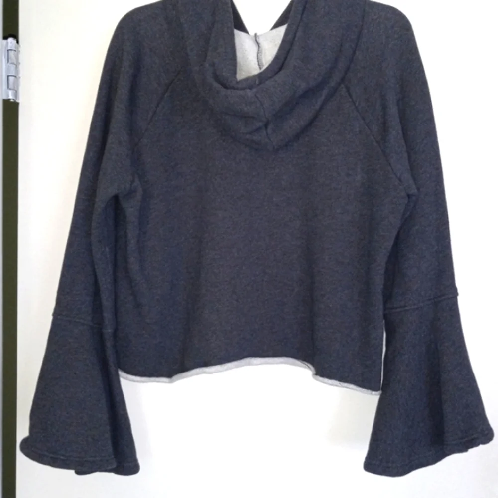 Melrose & Market M crop gray hoodie with bell sleeves